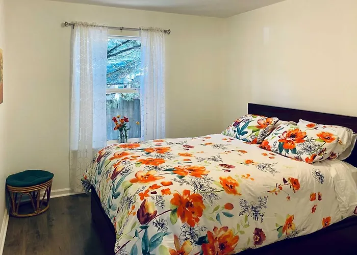 Centrally Located Mt Shasta Home With Deck!