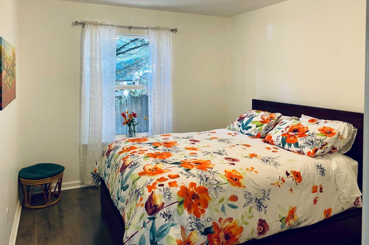 Centrally Located Mt Shasta With Deck! Holiday home