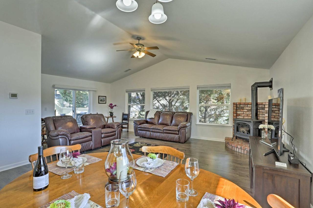 Centrally Located Mt Shasta With Deck! Mount Shasta